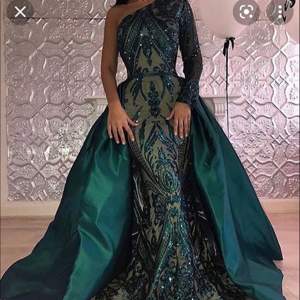 Portia & Scarlett long sleeve sequin pattern gown